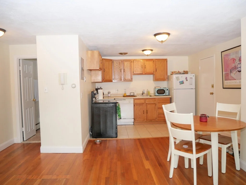 2 bed, 1 bath apartment for rent at 217 Kent Unit 27, Brookline — photo 3 of 6