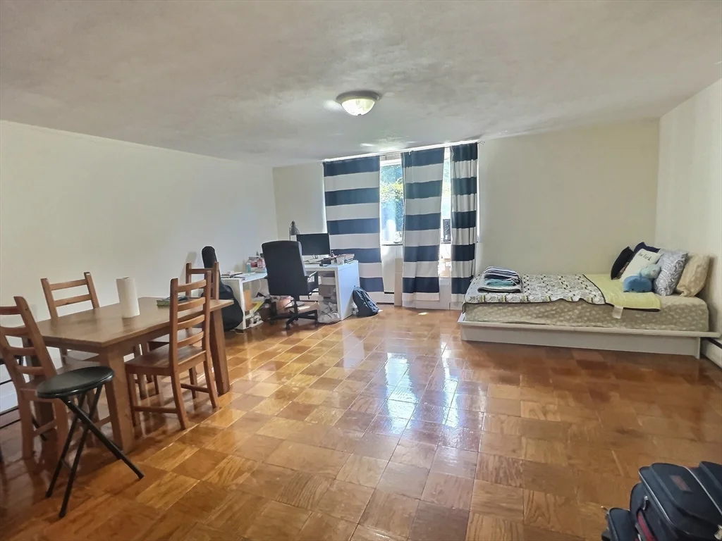 Studio bed, 1 bath apartment for rent at 217 Kent Unit 4, Longwood — photo 2 of 4