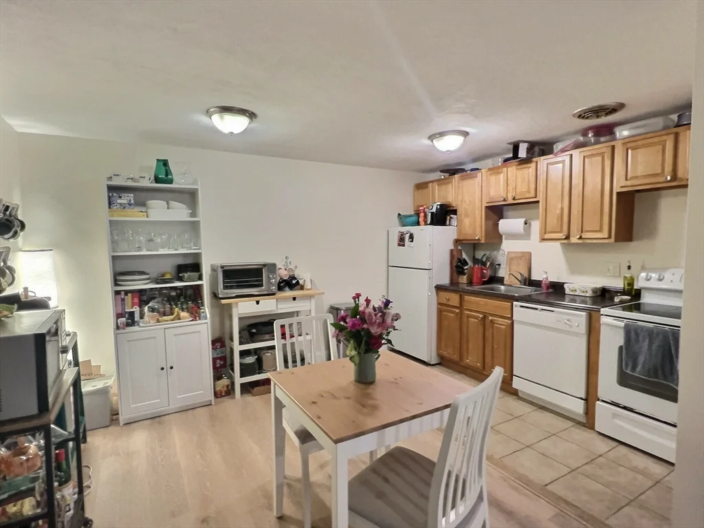 1 bed, 1 bath apartment for rent at 217 Kent Unit 5, Coolidge Corner — photo 2 of 4
