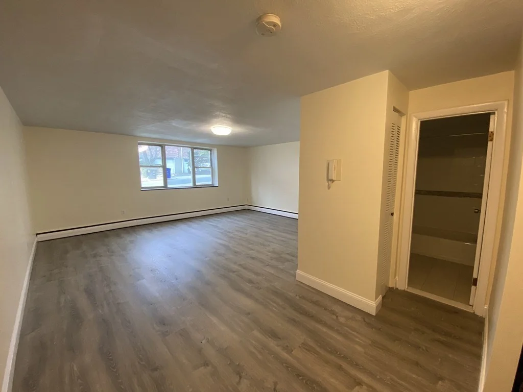 Studio bed, 1 bath apartment for rent at 217 Kent Unit 7, Longwood — photo 2 of 5