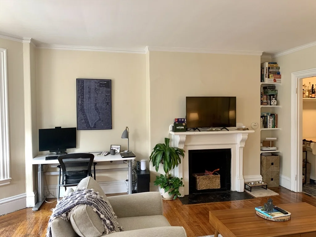1 bed, 1 bath apartment for rent at 217 Newbuy St Unit 3, Back Bay — photo 3 of 8