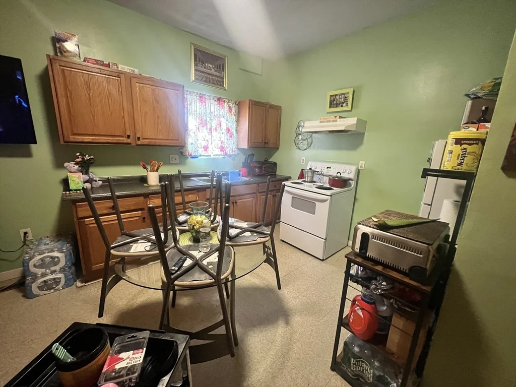 2 bed, 1 bath apartment for rent at 217 Pleasant St Unit 1W, Brockton — photo 2 of 7