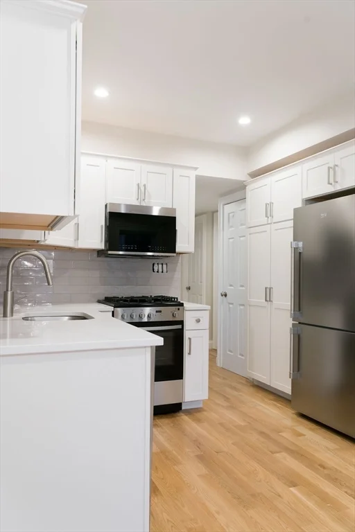 2 bed, 1 bath apartment for rent at 217 West 9th Unit 2, South Boston — photo 6 of 14