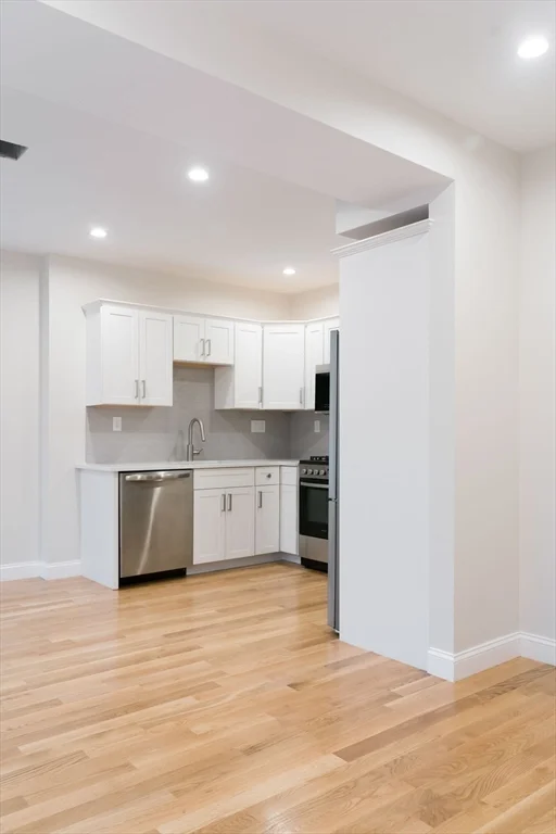 2 bed, 1 bath apartment for rent at 217 West 9th Unit 2, South Boston — photo 4 of 14