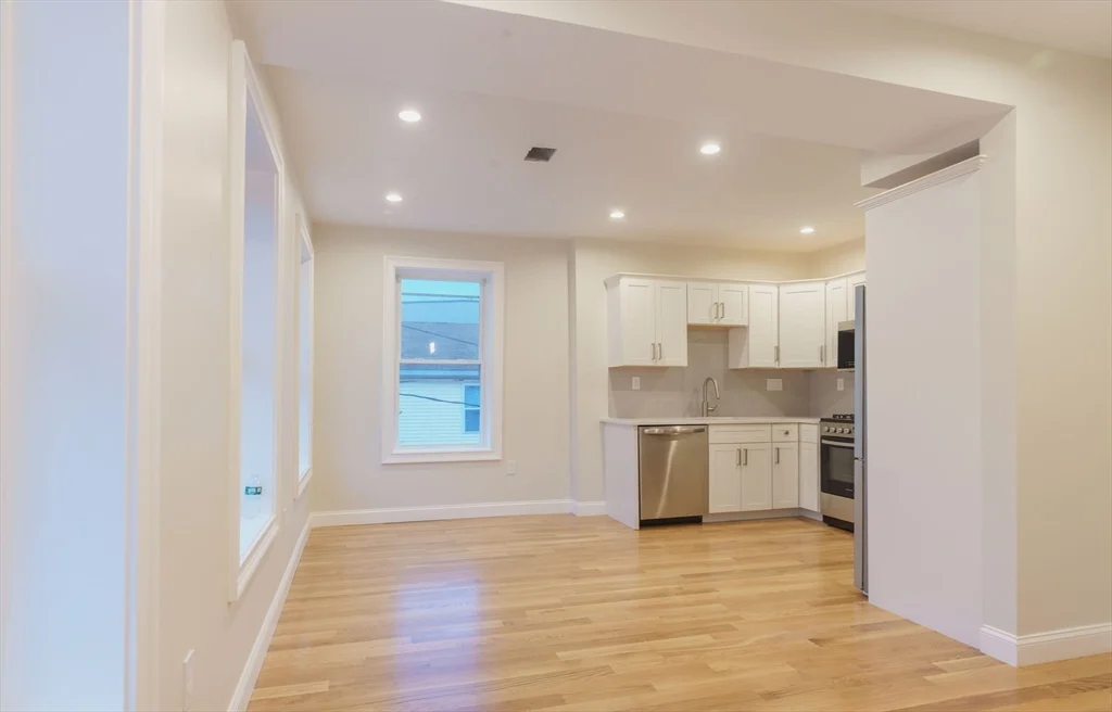 2 bed, 1 bath apartment for rent at 217 West 9th Unit 2, South Boston — photo 3 of 14