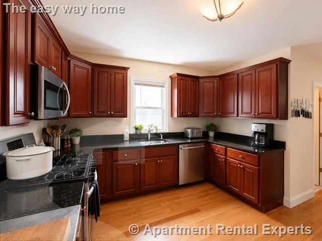 2 bed, 2 bath apartment for rent at 217 Willow Ave Unit 1, Davis Square — photo 3 of 12