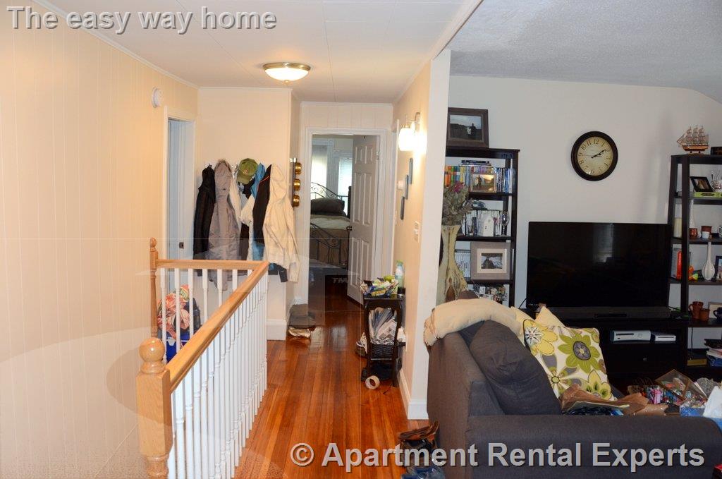 2 bed, 1 bath apartment for rent at 217 Willow Ave Unit 3, Davis Square — photo 3 of 13