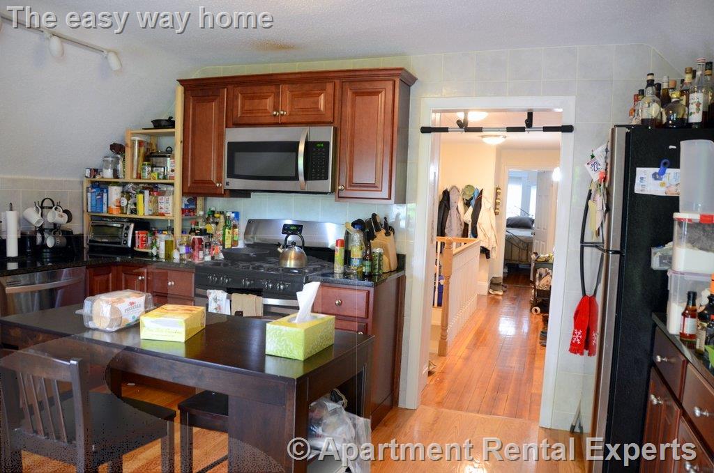 2 bed, 1 bath apartment for rent at 217 Willow Ave Unit 3, Davis Square — photo 5 of 13