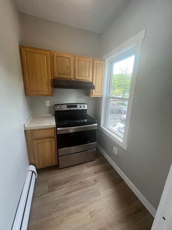 3 bed, 1 bath apartment for rent at 217 Winthrop St Unit 2, Brockton — photo 3 of 14