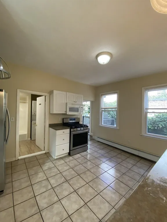 4 bed, 2 bath apartment for rent at 218 Broadway Unit 218, The Port — photo 4 of 16