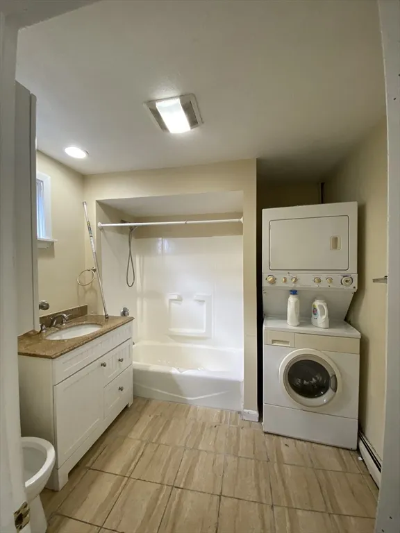 4 bed, 2 bath apartment for rent at 218 Broadway Unit 218, The Port — photo 12 of 16