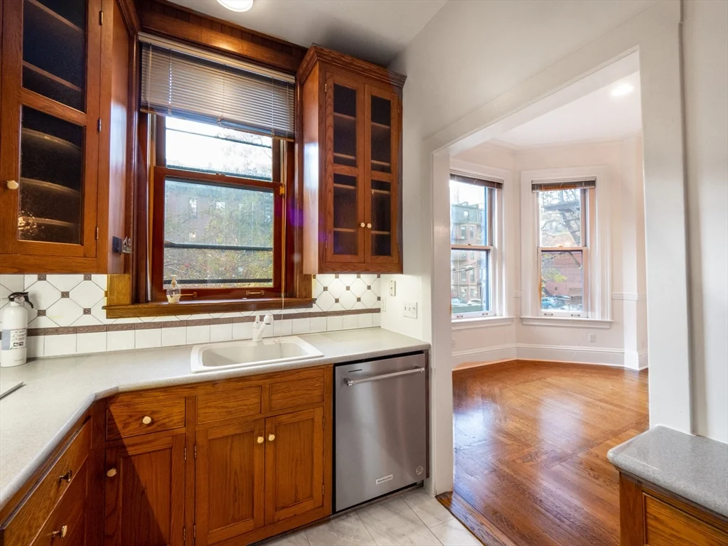 2 bed, 2 bath apartment for rent at 218 Commonwealth Ave Unit 2, Back Bay — photo 5 of 27