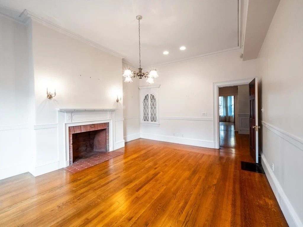 2 bed, 2 bath apartment for rent at 218 Commonwealth Ave Unit 2, Back Bay — photo 6 of 27