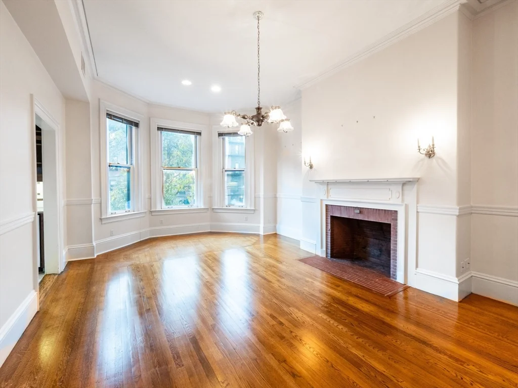 2 bed, 2 bath apartment for rent at 218 Commonwealth Ave Unit 2, Back Bay — photo 3 of 27