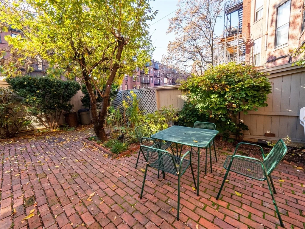 2 bed, 2 bath apartment for rent at 218 Commonwealth Ave Unit 2, Back Bay — photo 25 of 27