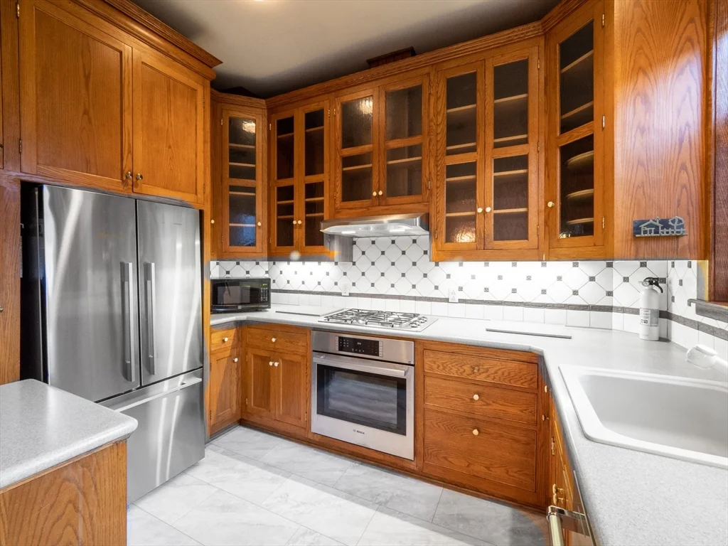 2 bed, 2 bath apartment for rent at 218 Commonwealth Ave Unit 2, Back Bay — photo 4 of 27