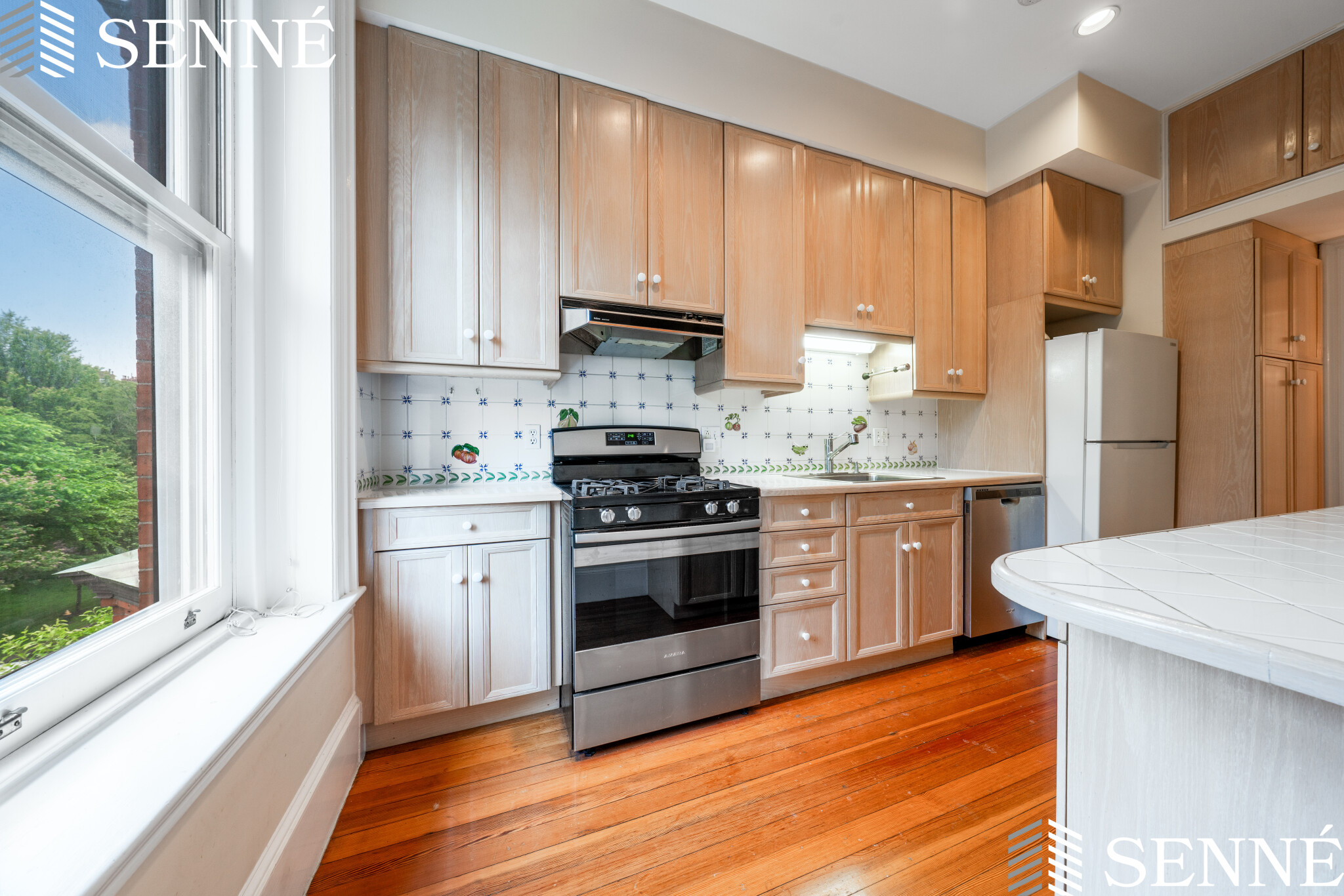 1 bed, 2 bath apartment for rent at 218 Commonwealth Ave Unit 3, Back Bay — photo 3 of 6