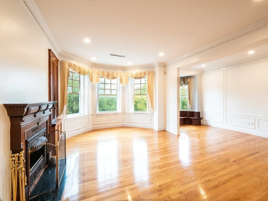 2 bed, 4+ bath apartment for rent at 218 Commonwealth Ave Unit 04, Back Bay — photo 2 of 42