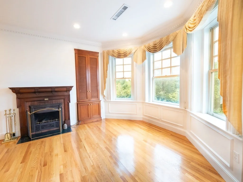 2 bed, 4+ bath apartment for rent at 218 Commonwealth Ave Unit 04, Back Bay — photo 3 of 42