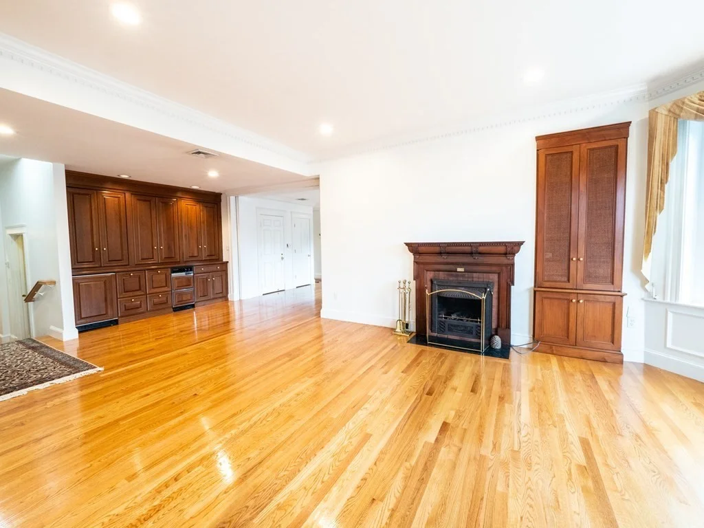 2 bed, 4+ bath apartment for rent at 218 Commonwealth Ave Unit 04, Back Bay — photo 4 of 42