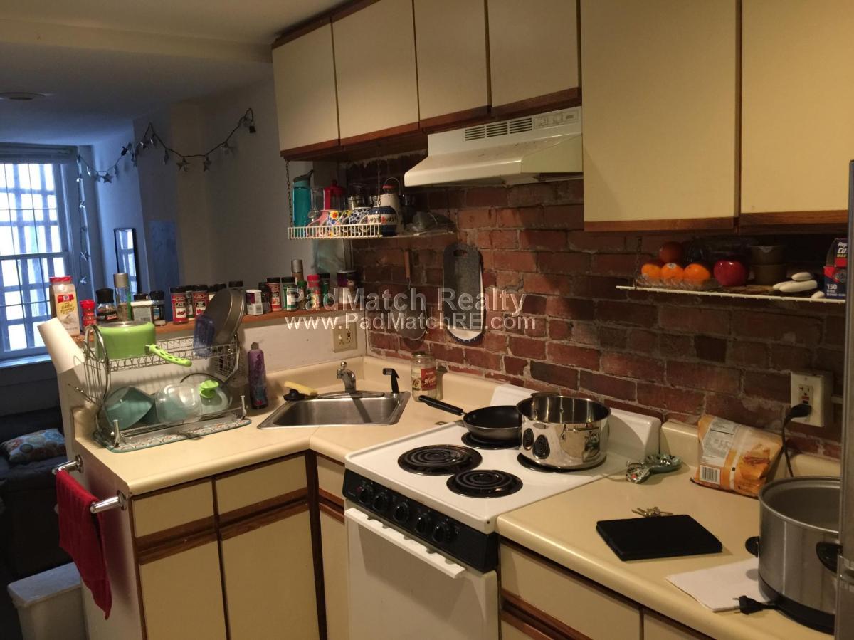 2 bed, 1 bath apartment for rent at 218 Hemenway St Unit 3, Fenway — photo 3 of 8