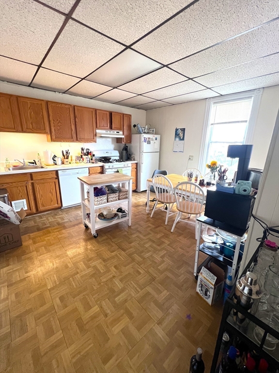 4 bed, 2 bath apartment for rent at 218 L St Unit 3, South Boston