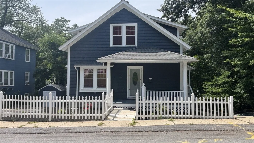 3 bed, 1 bath apartment for rent at 218 Marshall St, Fitchburg