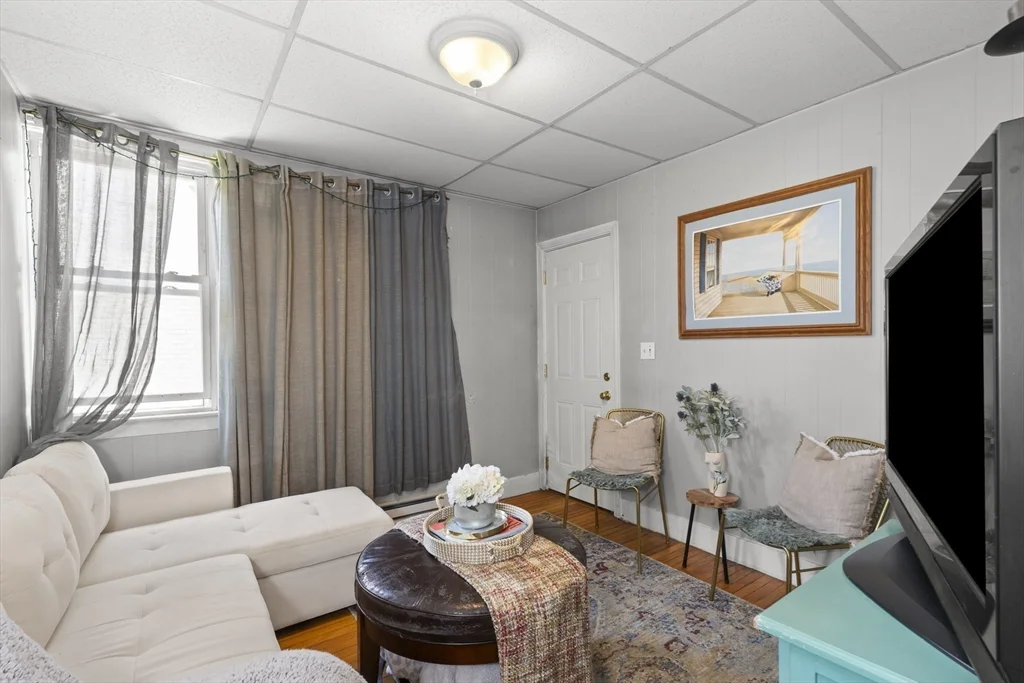 1 bed, 1 bath apartment for rent at 218 Middlesex Ave Unit 2, Medford — photo 1 of 12
