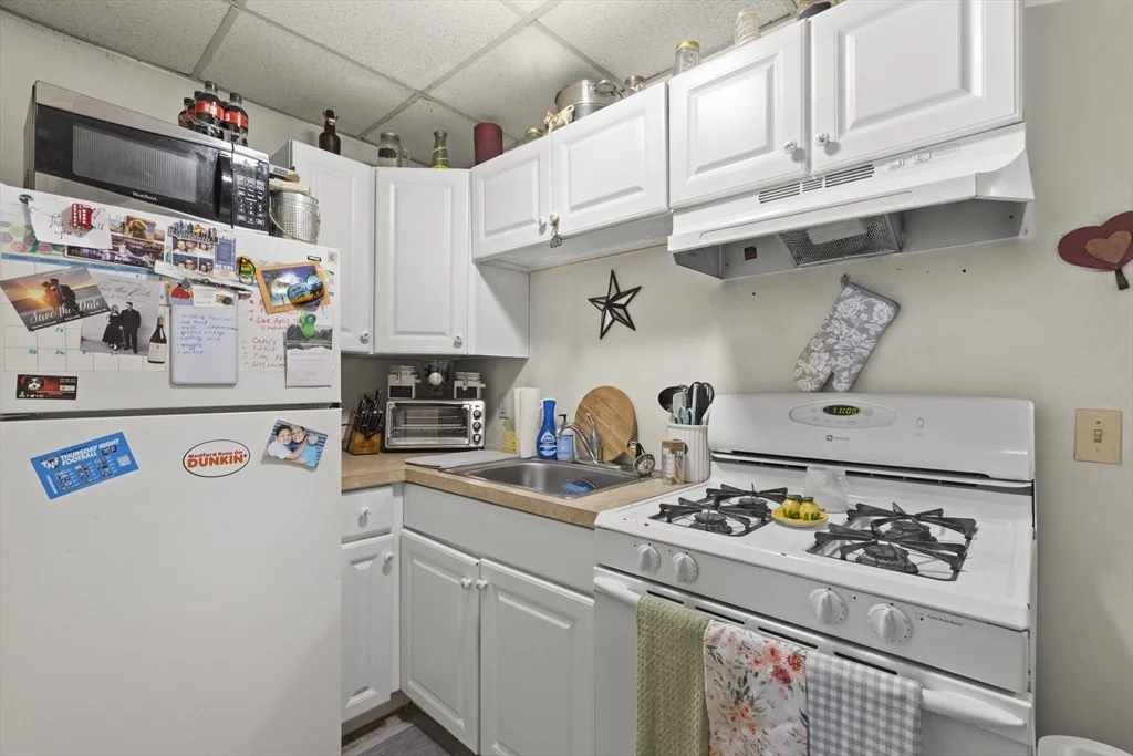 1 bed, 1 bath apartment for rent at 218 Middlesex Ave Unit 2, Medford — photo 4 of 12