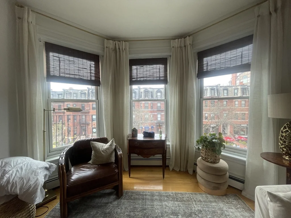 1 bed, 1 bath apartment for rent at 218 Newbury St Unit 3F, Back Bay — photo 4 of 18