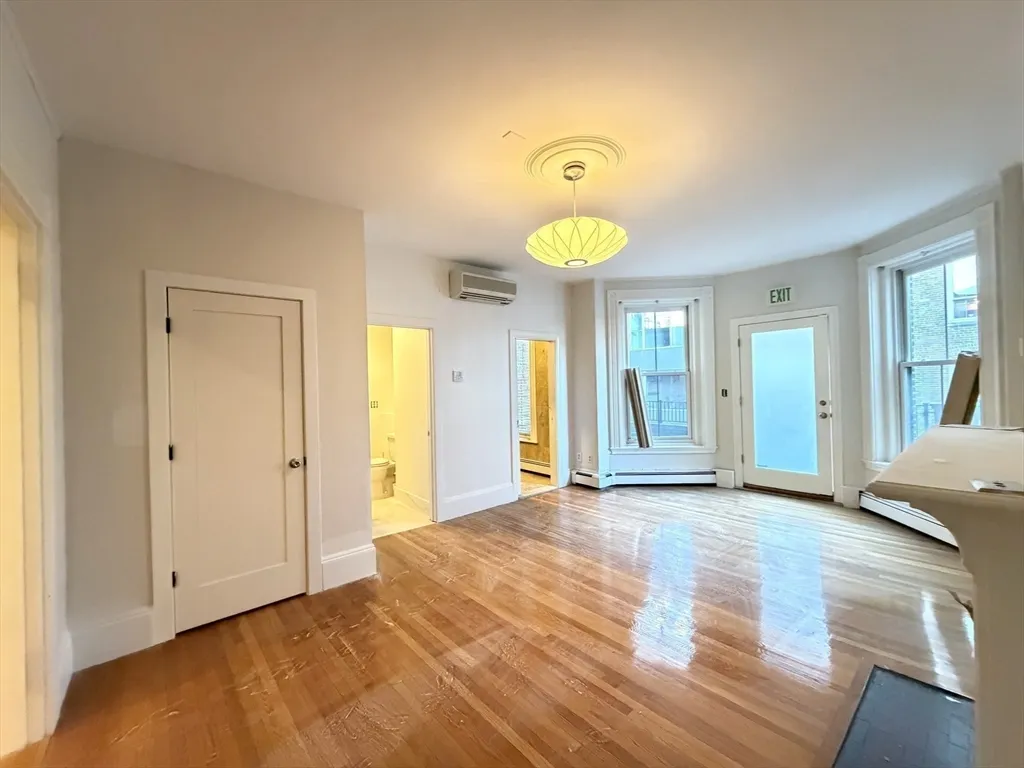 3 bed, 1 bath apartment for rent at 218 Newbury St Unit 3M, Back Bay — photo 7 of 19