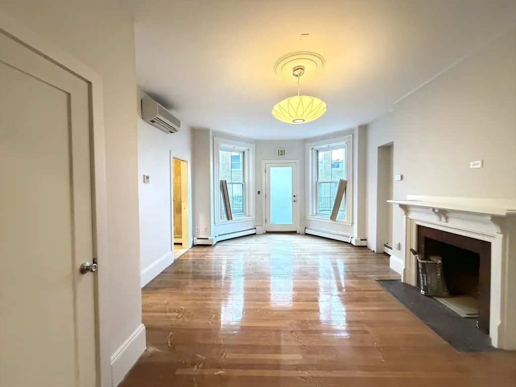 3 bed, 1 bath apartment for rent at 218 Newbury St Unit 3M, Back Bay — photo 8 of 19