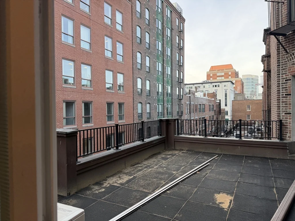 3 bed, 1 bath apartment for rent at 218 Newbury St Unit 3M, Back Bay — photo 18 of 19