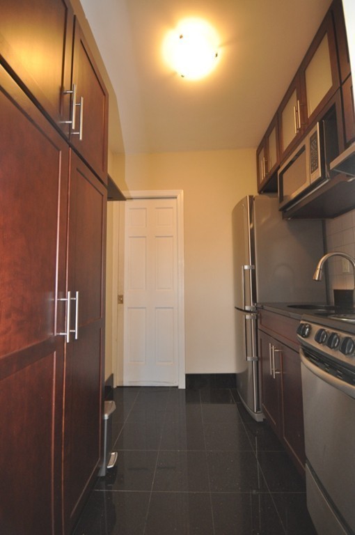 1 bed, 1 bath apartment for rent at 218 Newbury St Unit 4, Back Bay — photo 6 of 9