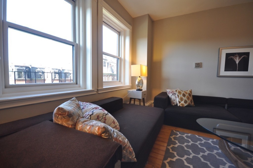 1 bed, 1 bath apartment for rent at 218 Newbury St Unit 4, Back Bay — photo 4 of 9