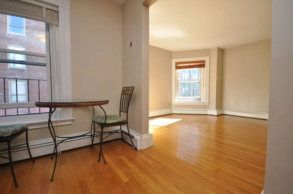 Studio bed, 1 bath apartment for rent at 218 Newbury St Unit 4R, Back Bay — photo 6 of 9