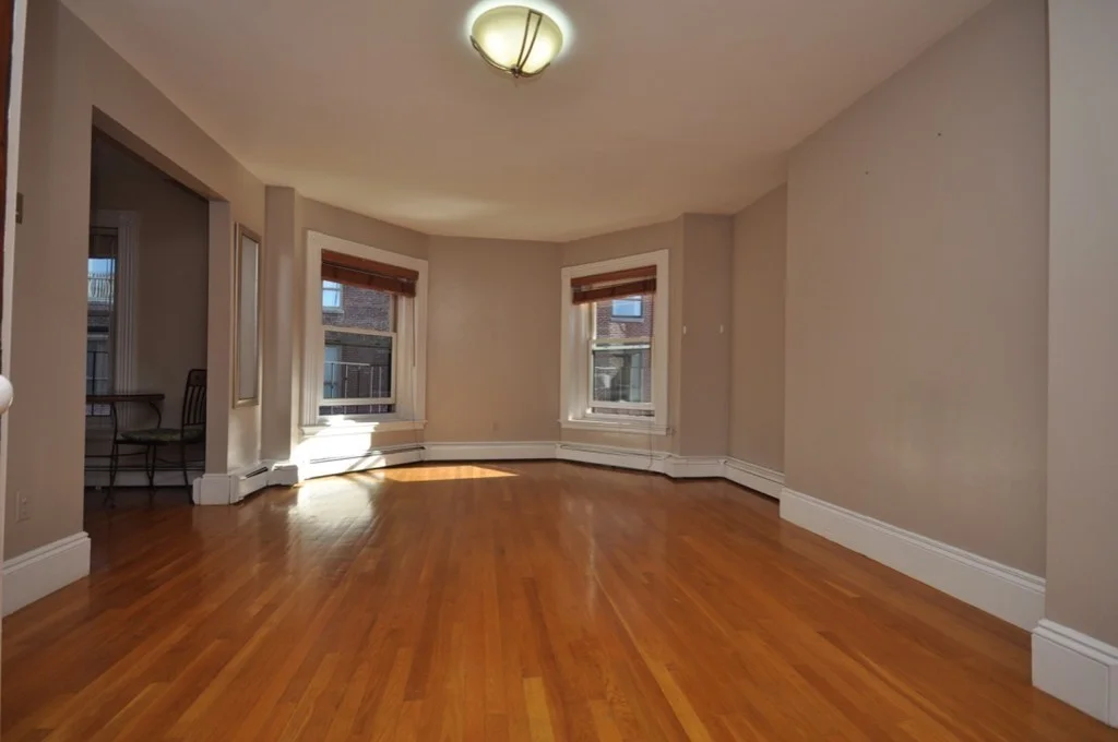 Studio bed, 1 bath apartment for rent at 218 Newbury St Unit 4R, Back Bay — photo 5 of 9