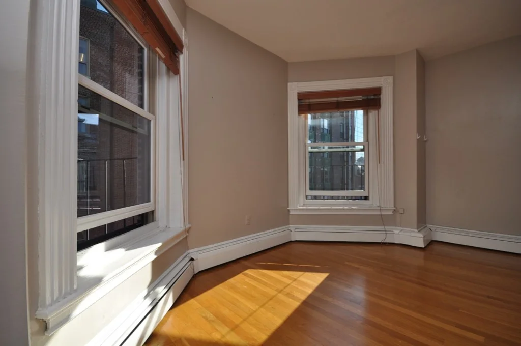 Studio bed, 1 bath apartment for rent at 218 Newbury St Unit 4R, Back Bay — photo 8 of 9