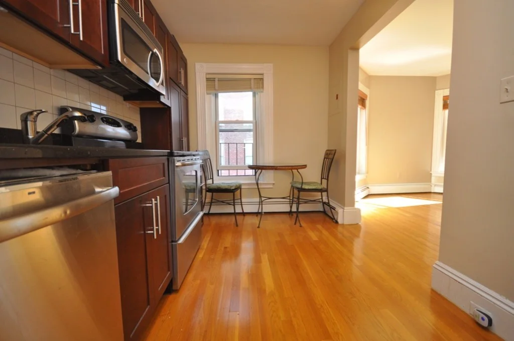 Studio bed, 1 bath apartment for rent at 218 Newbury St Unit 4R, Back Bay — photo 2 of 9