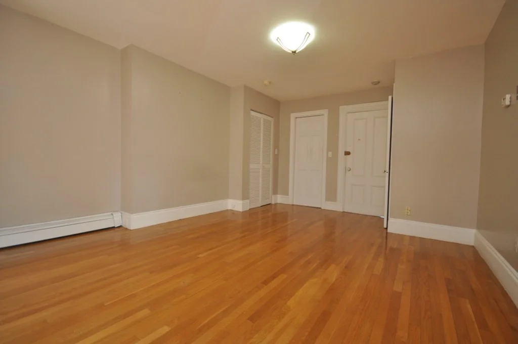 Studio bed, 1 bath apartment for rent at 218 Newbury St Unit 4R, Back Bay — photo 7 of 9