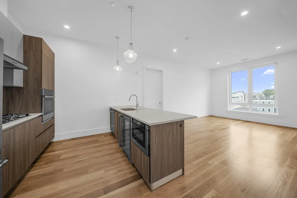 2 bed, 2 bath apartment for rent at 218 Old Colony Ave Unit 403, South Boston — photo 2 of 14