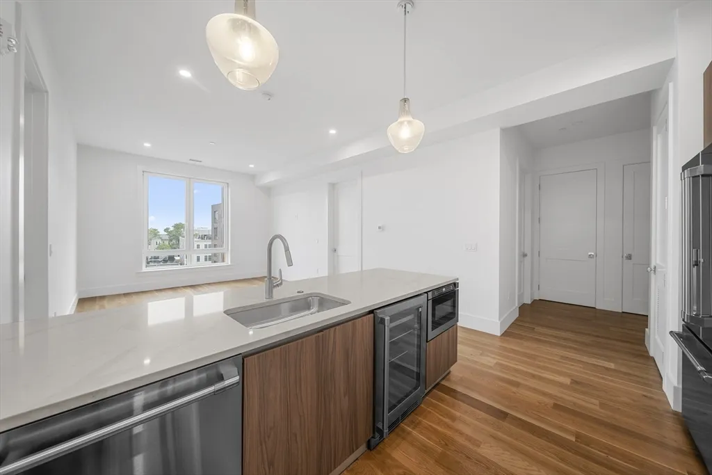 2 bed, 2 bath apartment for rent at 218 Old Colony Ave Unit 403, South Boston — photo 3 of 14