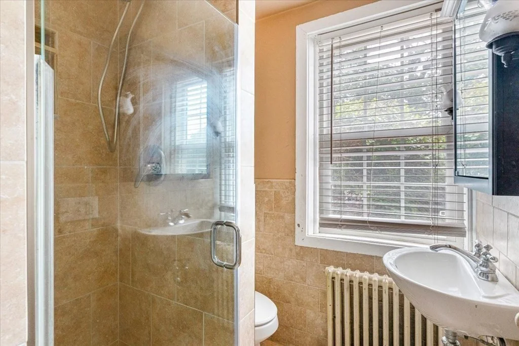 4 bed, 2 bath apartment for rent at 218 Sandwich St, Jabez Corner — photo 10 of 38