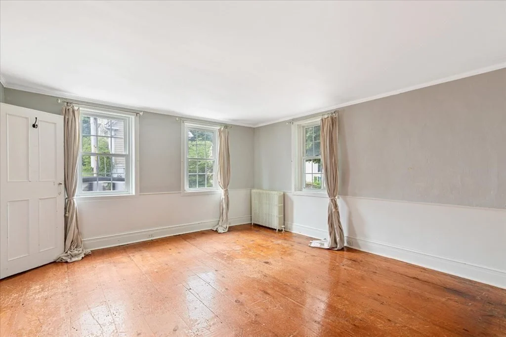 4 bed, 2 bath apartment for rent at 218 Sandwich St, Jabez Corner — photo 8 of 38