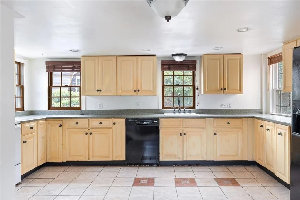 4 bed, 2 bath apartment for rent at 218 Sandwich St, Jabez Corner — photo 14 of 38