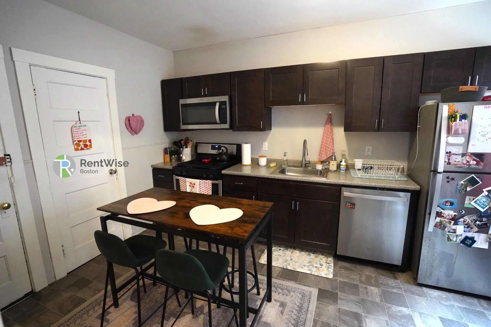 3 bed, 1 bath apartment for rent at 218 South St Unit 2, Jamaica Plain — photo 3 of 19