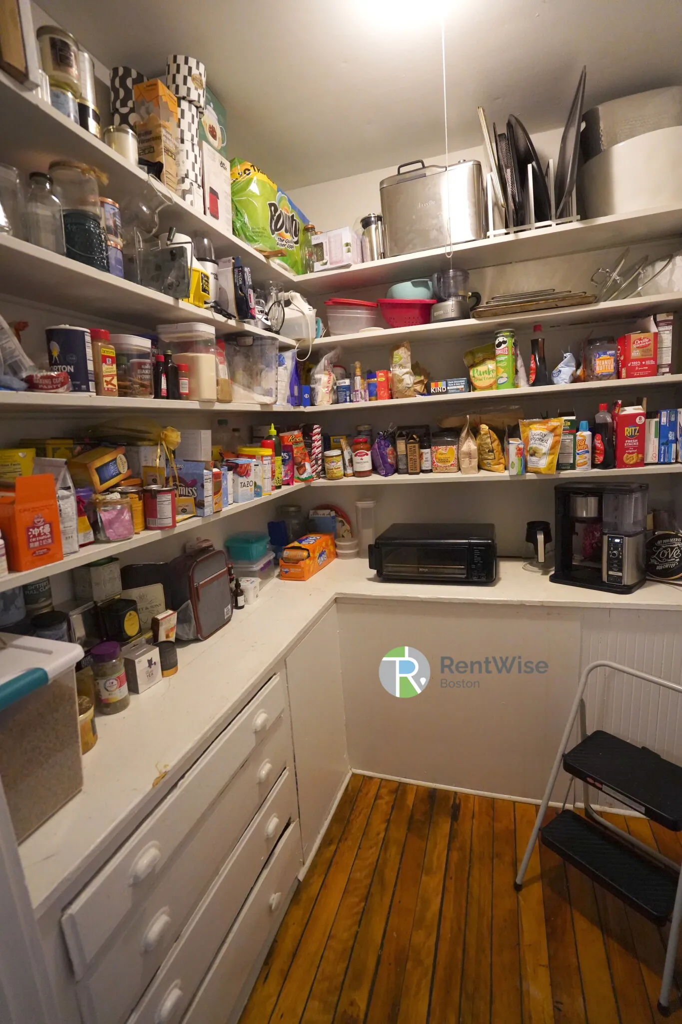 3 bed, 1 bath apartment for rent at 218 South St Unit 2, Jamaica Plain — photo 6 of 19