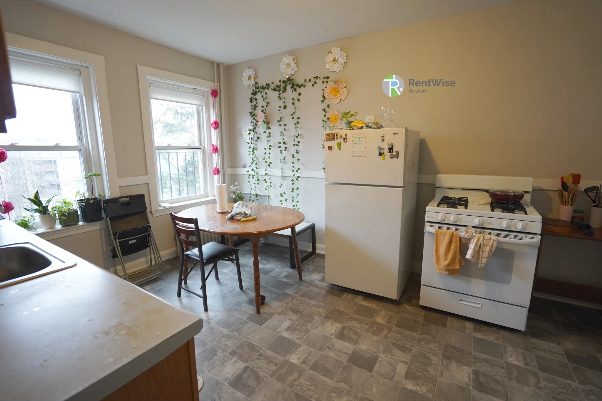 3 bed, 1 bath apartment for rent at 218 South St Unit 5, Jamaica Plain — photo 5 of 20