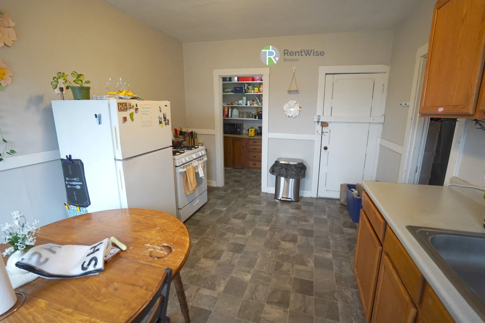 3 bed, 1 bath apartment for rent at 218 South St Unit 5, Jamaica Plain — photo 3 of 20