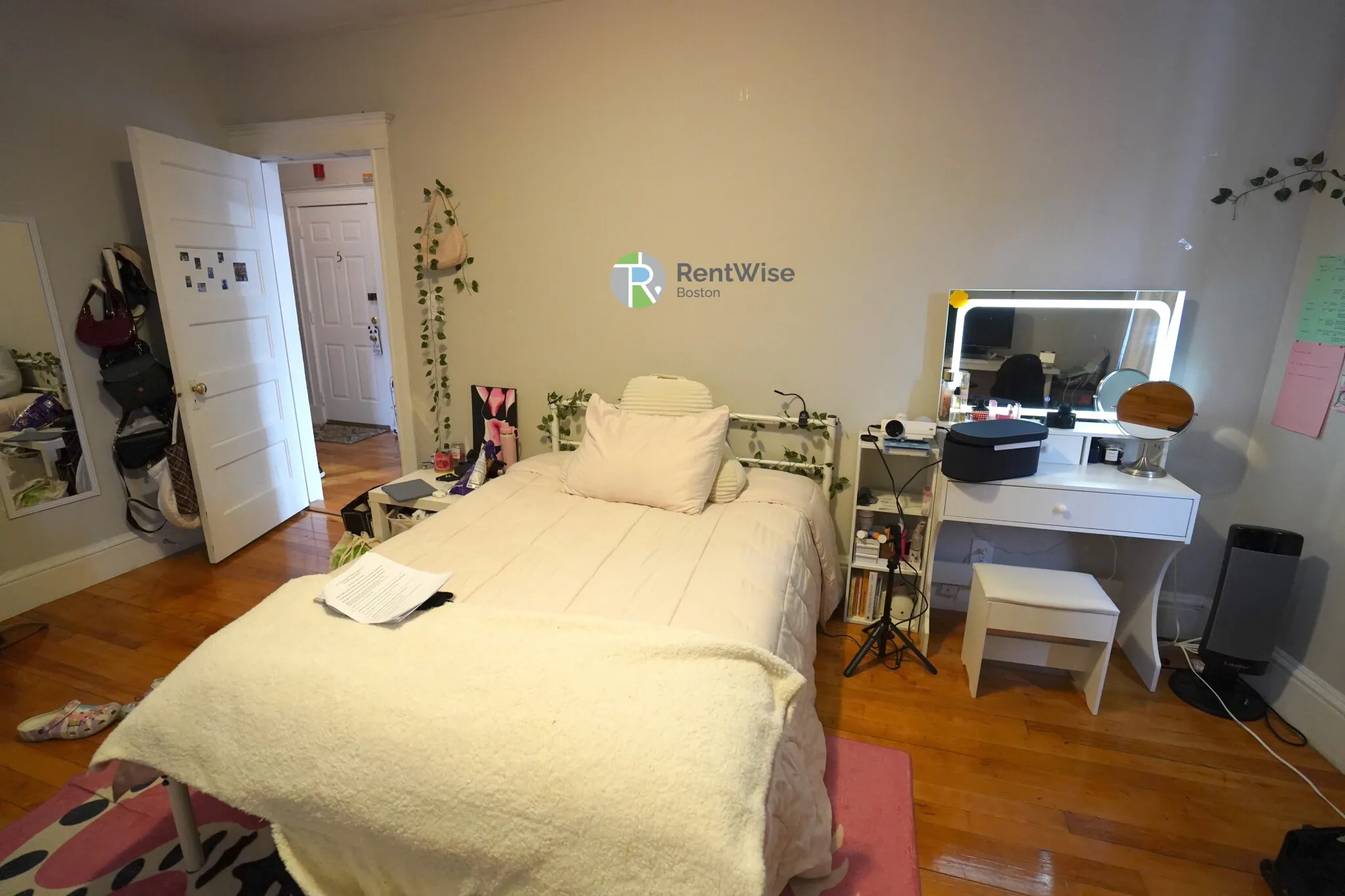 3 bed, 1 bath apartment for rent at 218 South St Unit 5, Jamaica Plain — photo 15 of 20